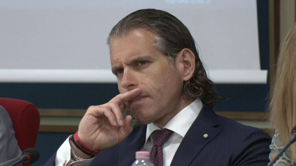 Domenico De Rosa al tavolo dei relatori di un convegno organizzato all'Università di Salerno